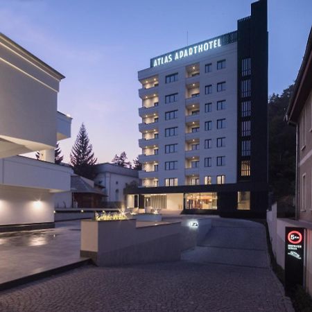 Atlas Aparthotel Piatra Neamţ Buitenkant foto