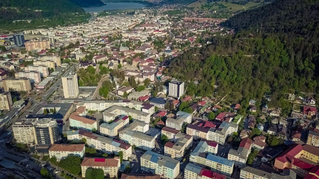 Atlas Aparthotel Piatra Neamţ Buitenkant foto