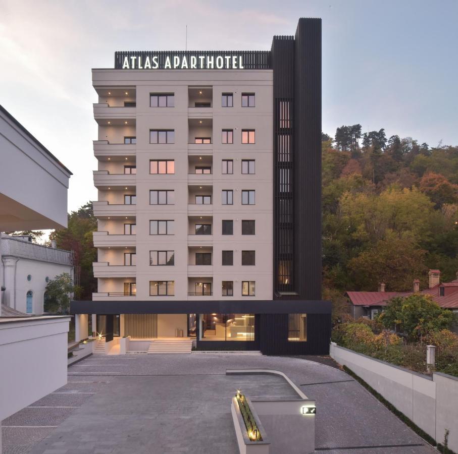 Atlas Aparthotel Piatra Neamţ Buitenkant foto